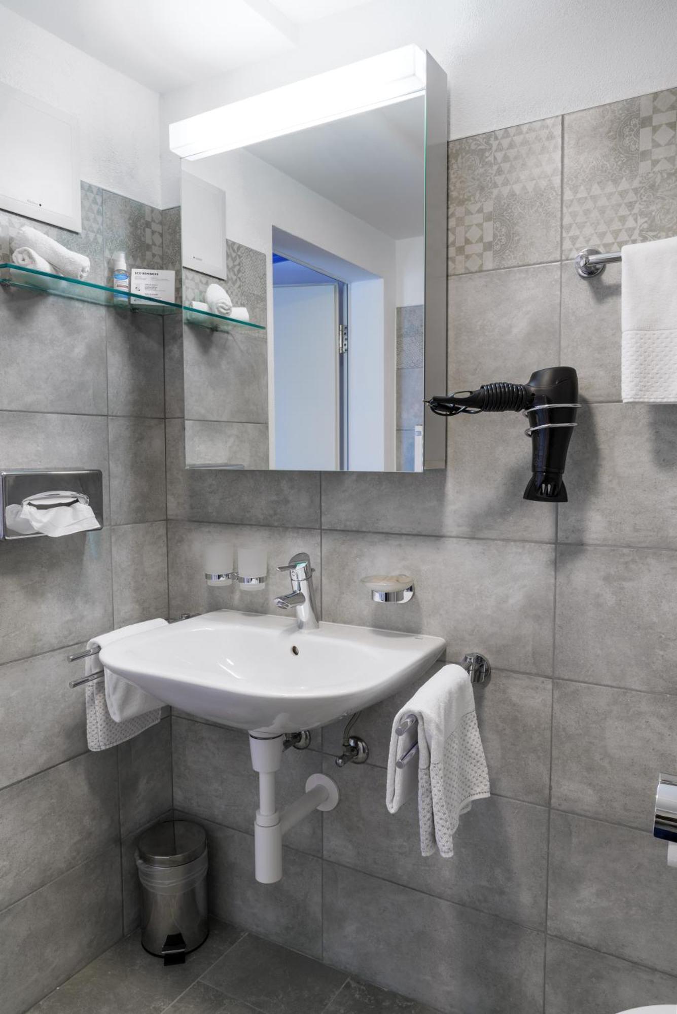 Ca' Del Borgo, Rooms & Suites Poschiavo Ruang foto