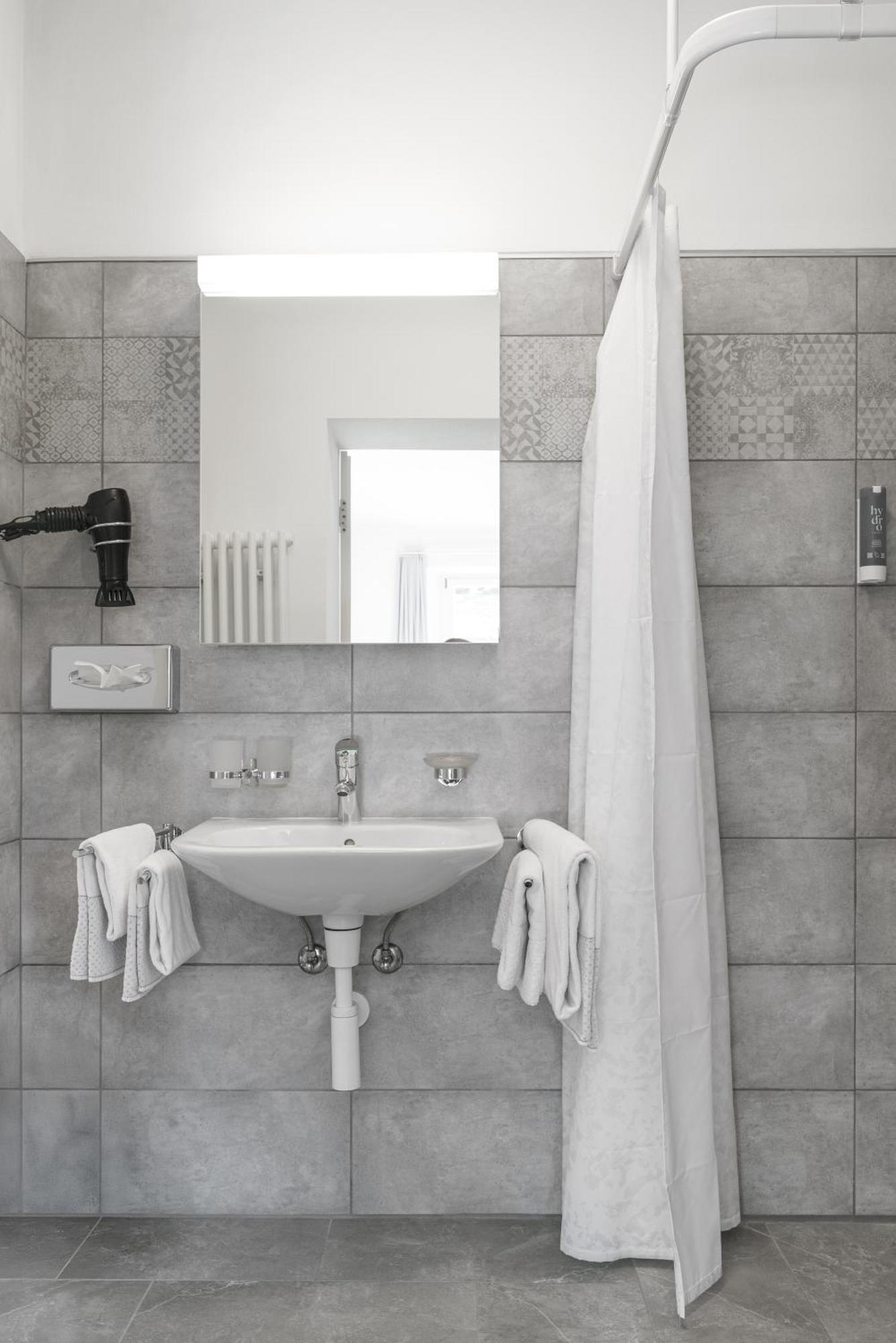 Ca' Del Borgo, Rooms & Suites Poschiavo Ruang foto
